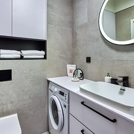 112 Z Ogrodkiem, Z Basenem, Sauna, Jacuzzi, Przy Samej Plazy - 5d Appartamento